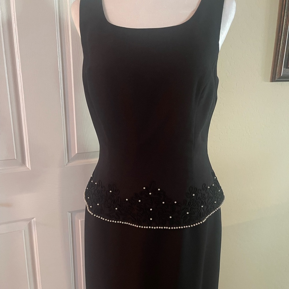 Elegant Black Maxi Dress - Picture 3 of 7